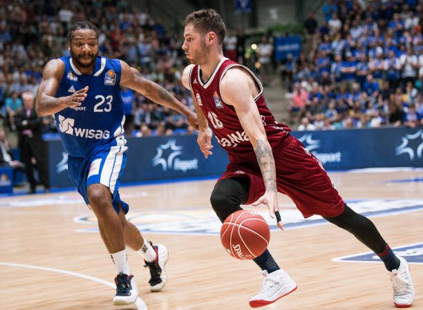 在近期的足 在近期的足